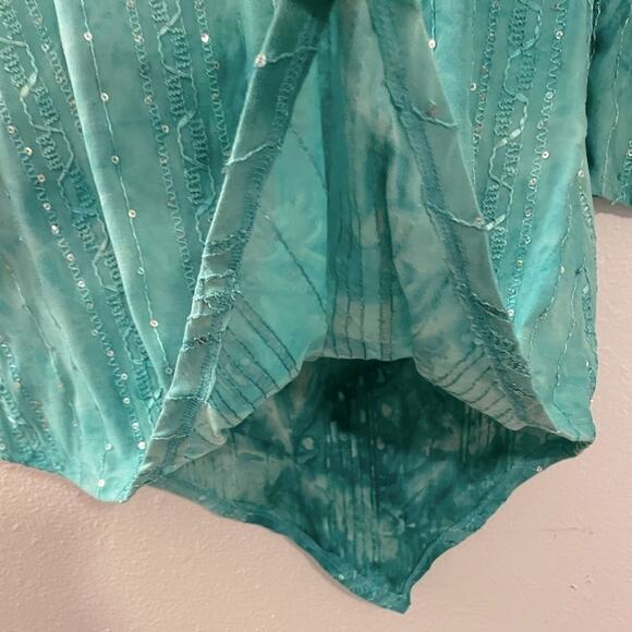 Turquoise Pointed Hem Top I - Picture 3 of 5
